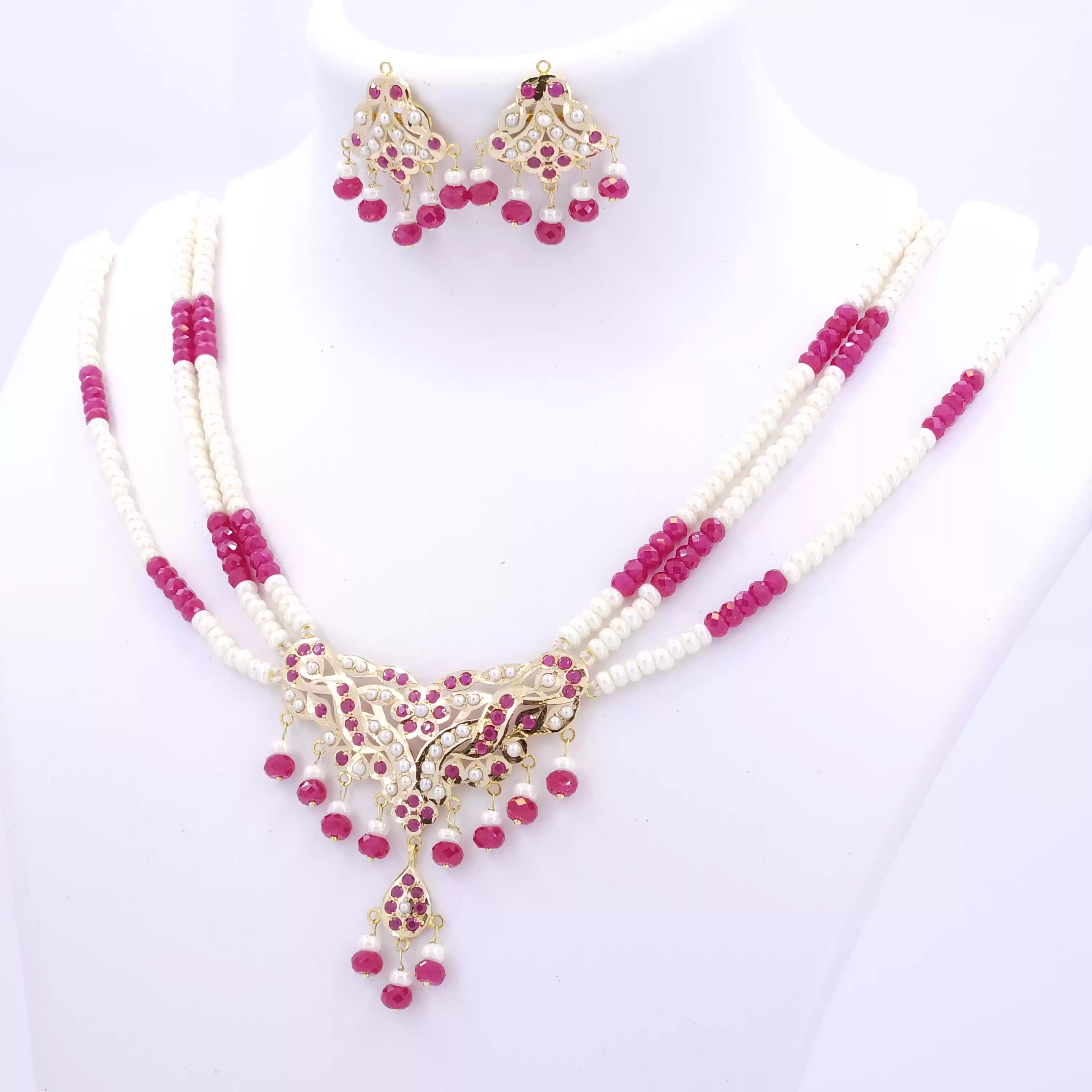 Mishrika Adorn